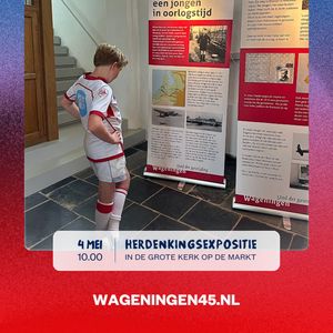 Hoe was het om op te groeien in oorlogstijd? En wat betekende de oorlog voor Wageningen? 🕊️ Met de Herdenkingsexpositie in de Grote Kerk stap je in de verhalen van toen. Persoonlijk, dichtbij en voor alle leeftijden. Luister naar verhalen van oude en nieuwe Wageningers: wat namen zij mee toen ze hun huis moesten verlaten omdat de oorlog te dichtbij kwam? Ga in gesprek met jongeren over de betekenis van het Nationaal Herdenkingsraam 1945. Deel je gedachten op de graffitiwall en ontdek nog veel meer. #MaakHetVerschil
🎟️ Vrij toegankelijk
📅 4 mei
🕙 10.00 – 19.00 & 20.15 – 22.30
📍 Grote Kerk op de Markt
