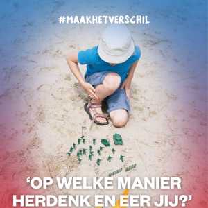 Op welke manier herdenk en eer jij? Praat mee tijdens het Wereldgesprek: World War Two Today met @roger_cremers en @salwavdgaag 🕊️ Als naoorlogse generaties nemen we deel aan herdenkingen, bezoeken we monumenten, oorlogsgraven of geven we een meer karakteristieke invulling met re-enactments. Waar de intenties goed zijn, legde Roger Cremers met zijn fotografie soms toch een confronterende werkelijkheid van ongemak bloot. Want waar ligt de grens tussen eervol herdenken en ontheiliging? Doe mee aan het Wereldgesprek op 19 september om 19.30 uur, vrij toegankelijk, in @hoteldewereld 🕊️✨ #MaakHetVerschil