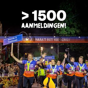 Al 1.500 aanmeldingen voor de Bevrijdingsvuurestafette 2026! 🔥 Loop jij ook mee? Meld je aan en verspreid het Bevrijdingsvuur door heel Nederland. 🏃♂️🏃♀️
In de nacht van 4 op 5 mei wordt het Vrijheidsvuur ontstoken tijdens het liveprogramma Vuur van de Vrijheid op NPO 1. Dat moment markeert de overgang van herdenken naar het koesteren van onze vrijheid.
Duizenden estafettelopers brengen het vuur naar ruim 200 gemeenten. Een sportieve uitdaging die letterlijk de Vrijheidsboodschap verspreidt.
Wil jij dit jaar ook meedoen? Meld je nu aan (link in bio) en geef het Vrijheidsvuur door. 😍📺 De start wordt live uitgezonden bij de NOS.
#MaakHetVerschil #VuurVerbindt