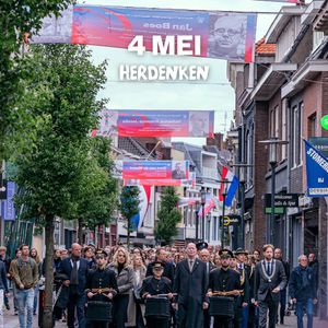 4 mei staat in het teken van herdenken, met bijvoorbeeld:
🕊️ De Stille Tocht naar het Monument voor de Gevallenen
🕗 De Nationale Dodenherdenking met om 20:00 uur twee minuten stilte
🔥 Vuur van de Vrijheid over medemenselijkheid, live vanaf het 5 mei-plein bij de NOS op NPO 1
🏃♀️ De Bevrijdingsvuurestafette met duizenden lopers die het vuur door heel Nederland verspreiden
Hoe herdenk jij vanuit Wageningen, Stad der Bevrijding? #MaakHetVerschil